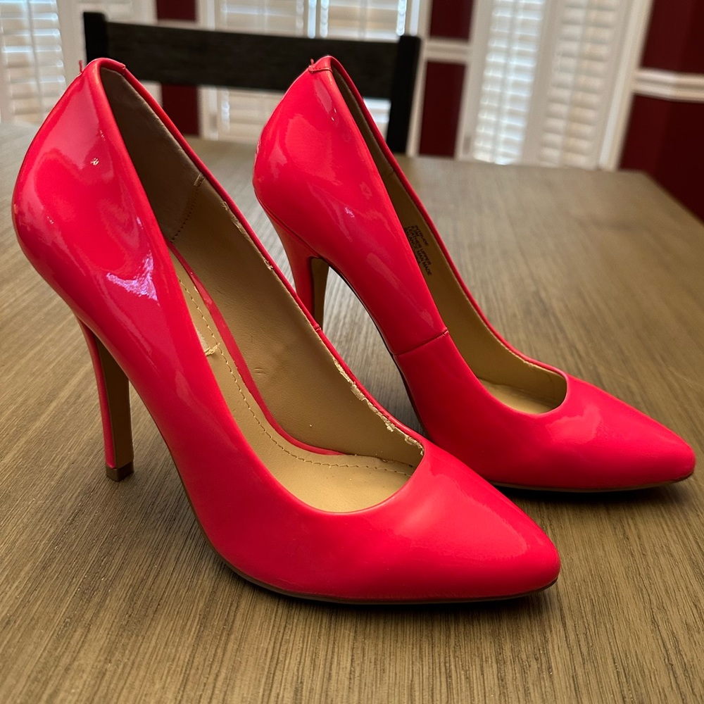 ⭐️2for$15⭐️ Hot pink Steve Madden stilettos!